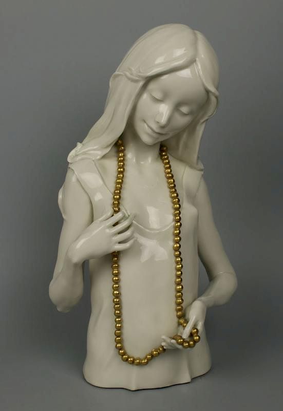 Appraisal: Rare Giuseppe Armani Figurine Girl with Beads LE MANUFACTURE Florence