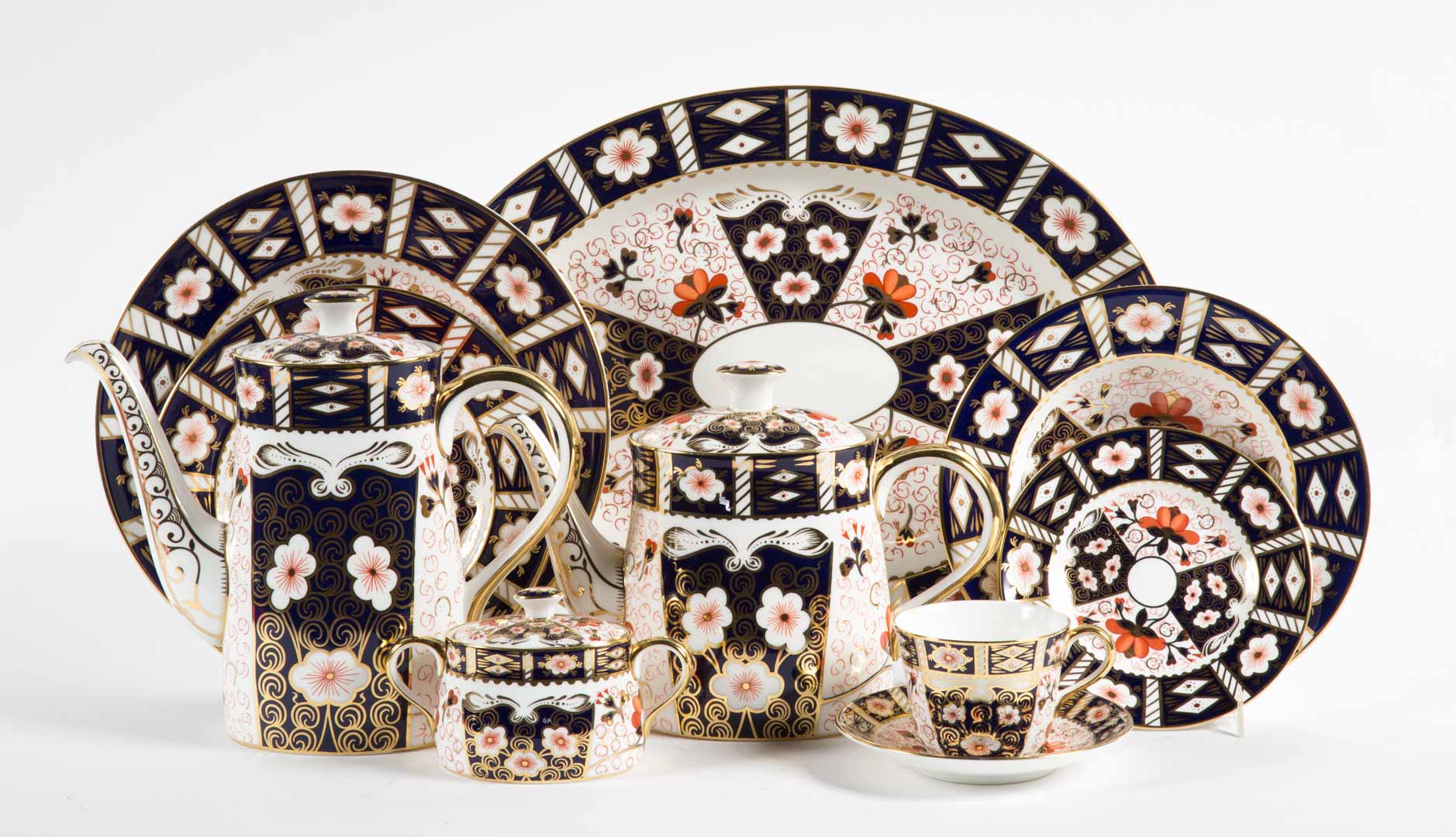 Appraisal: Royal Crown Derby china Old Imari dinner service pieces comprising