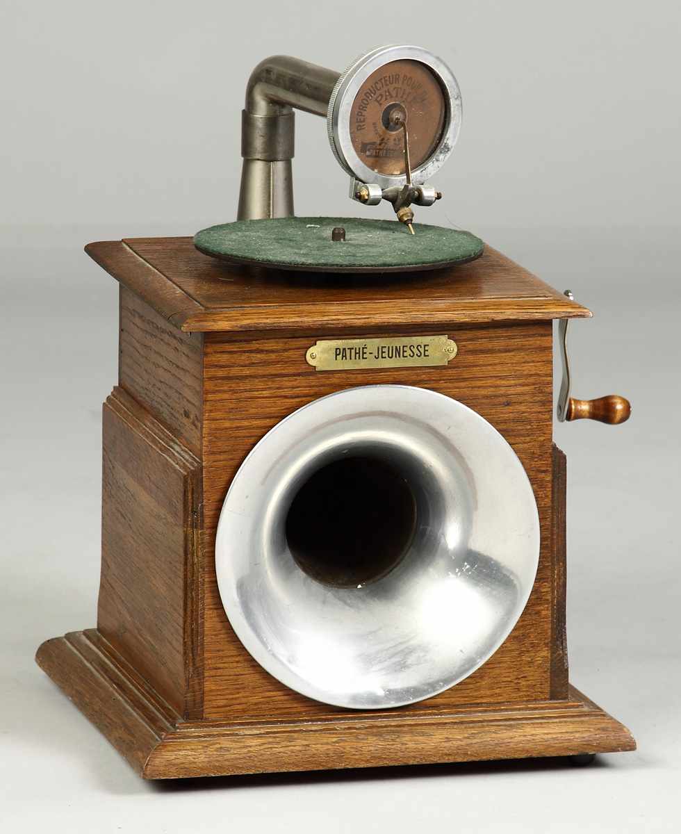 Appraisal: Pathephone ''Le Jeunesse'' With the bell of the horn emerging