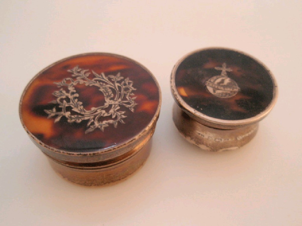 Appraisal: An Edward VII silver and tortoiseshell piquet work circular powder