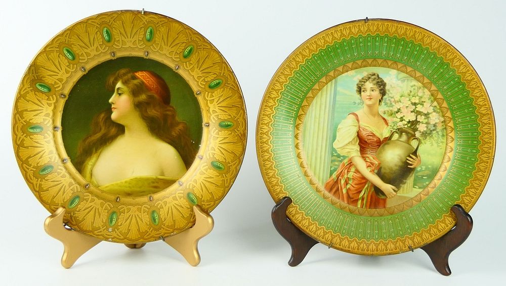 Appraisal: PAIR OF ANTIQUE VIENNA PORTRAIT TIN PLATES Each measures in