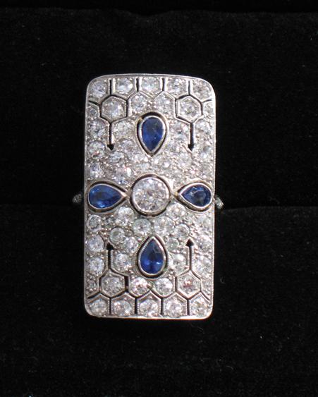 Appraisal: AN ART DECO COCKTAIL RING of rectangular form collet-set to