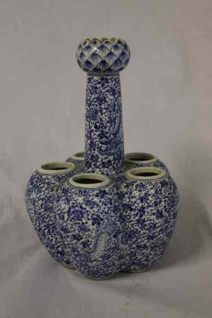 Appraisal: A CHINESE BLUE AND WHITE PORCELAIN BULB POT four character