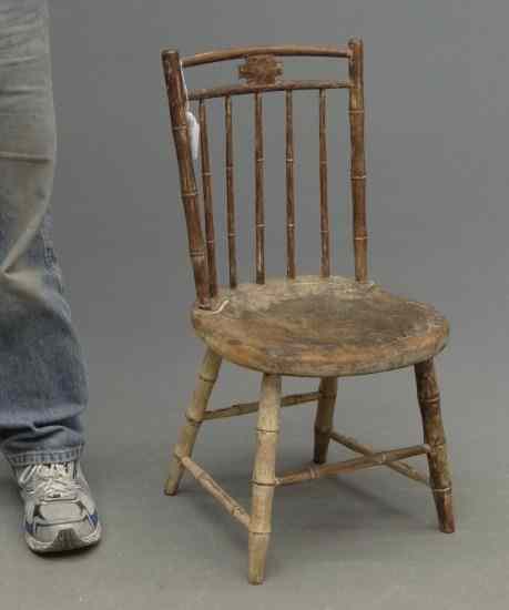 Appraisal: th c Penna rodback child' s Windsor chair '' Overall