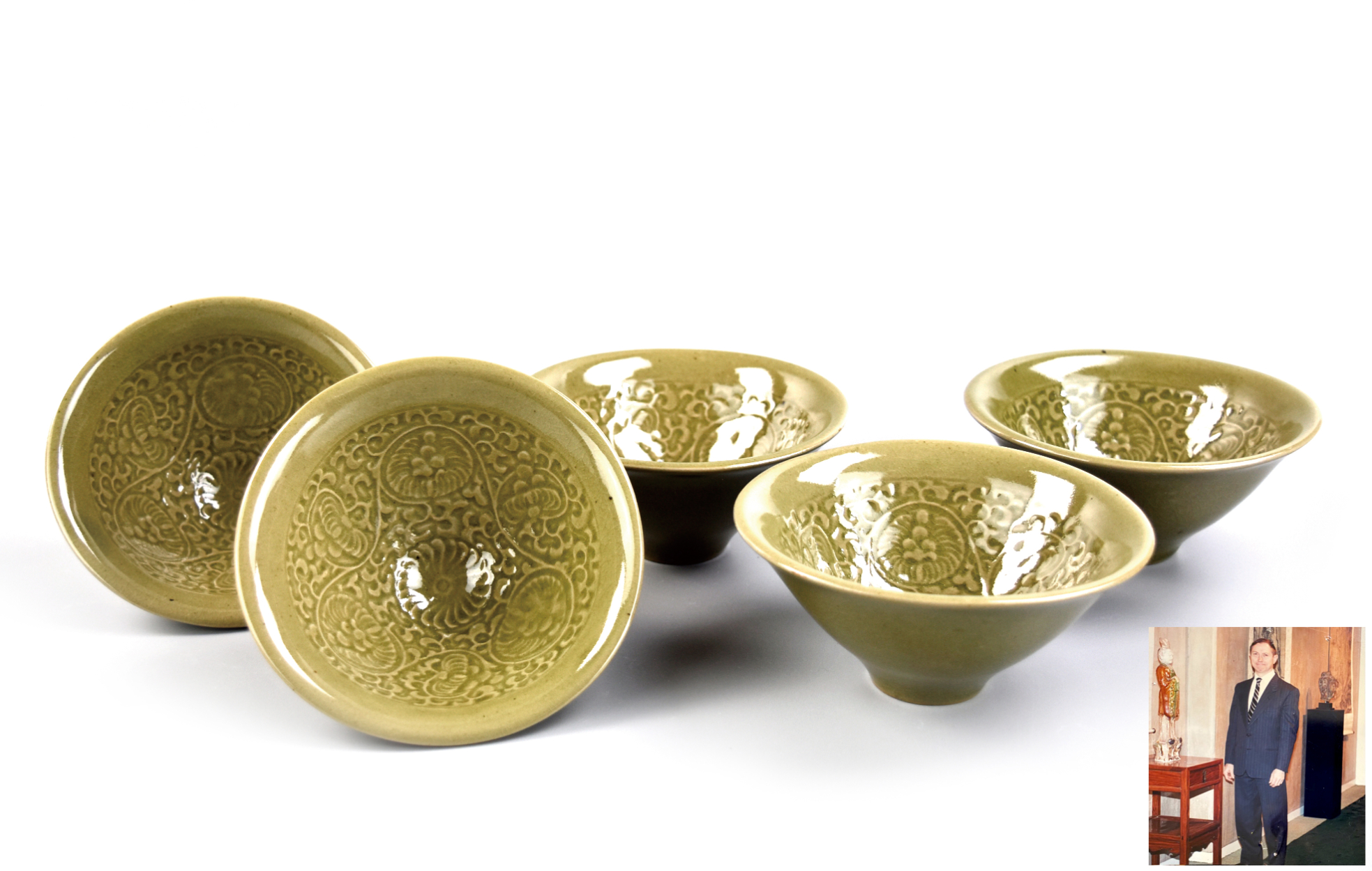 Appraisal: A set of tea bowls of deep conical form supported