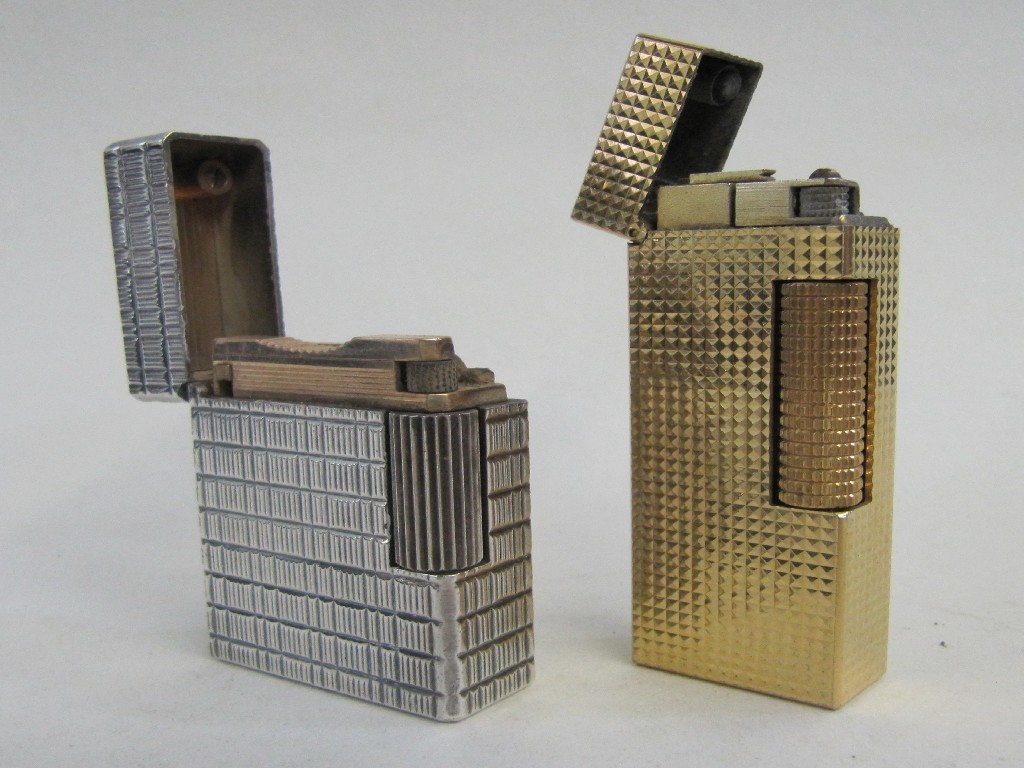 Appraisal: Lot comprising Dunhill and Dupont cigarette lighters