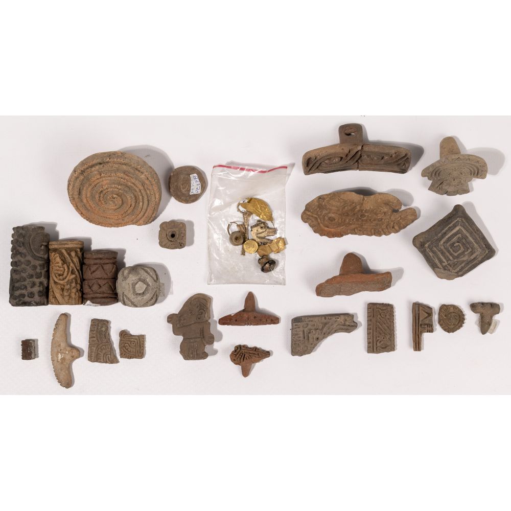 Appraisal: PRE-COLUMBIAN SOUTH AMERICAN ROLLER STAMPS AND SEAL ASSORTMENT items including