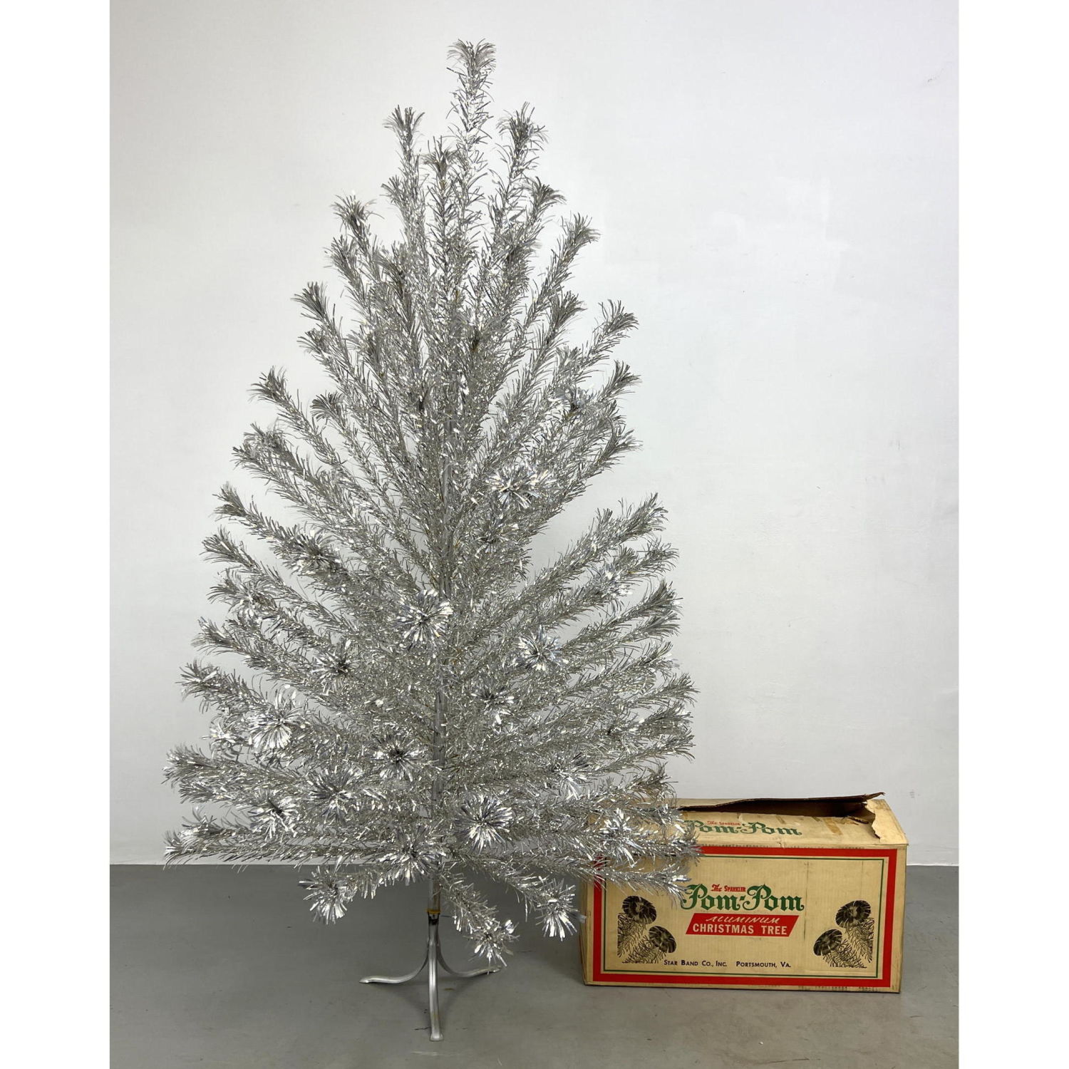 Appraisal: Pom Pom The Sparkler Aluminum Christmas Tree in original box