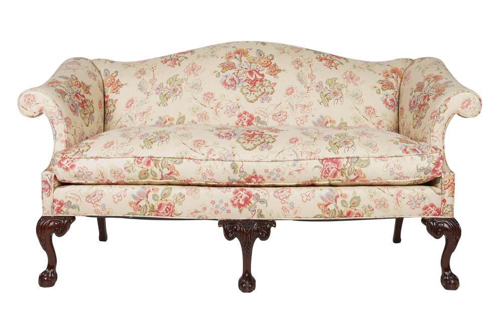 Appraisal: CHIPPENDALE STYLE FLORAL UPHOLSTERED LOVESEATwith Orr's Custom Upholstery label Condition