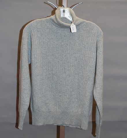 Appraisal: B Altman pale gray cashmere ribbed long sleeve turtleneck top