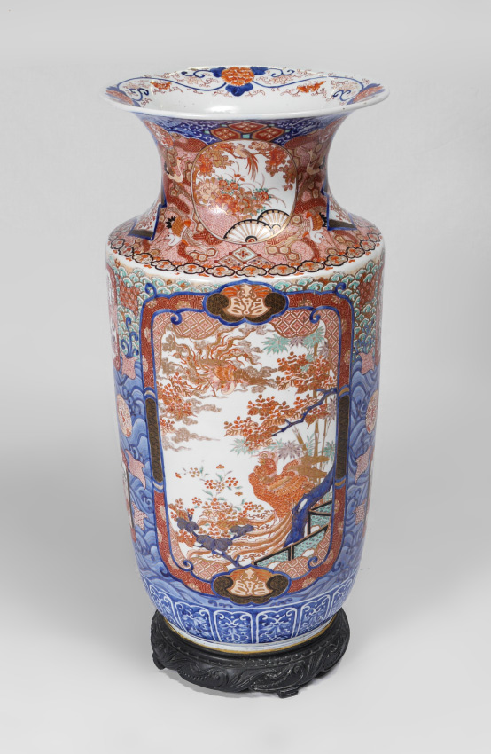 Appraisal: LARGE MOUNTED IMARI PALACE FLOOR VASE Baluster form with scenes