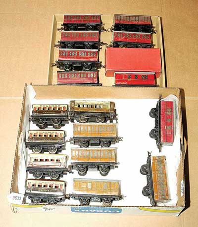 Appraisal: Hornby O Gauge No Passenger and Pullman Coaches consisting of