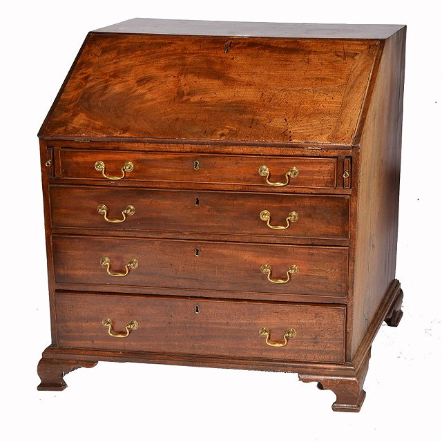 Appraisal: A GEORGIAN MAHOGANY BUREAU bureau section enclosing seven inlaid drawers