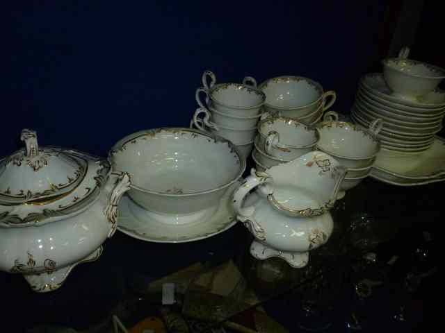 Appraisal: A VICTORIAN PART TEASET to include sugar bowl and cover