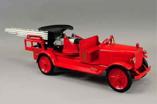 Appraisal: BUDDY 'L' AERIAL TRUCK SIT-N-RIDE C electric light version pressed