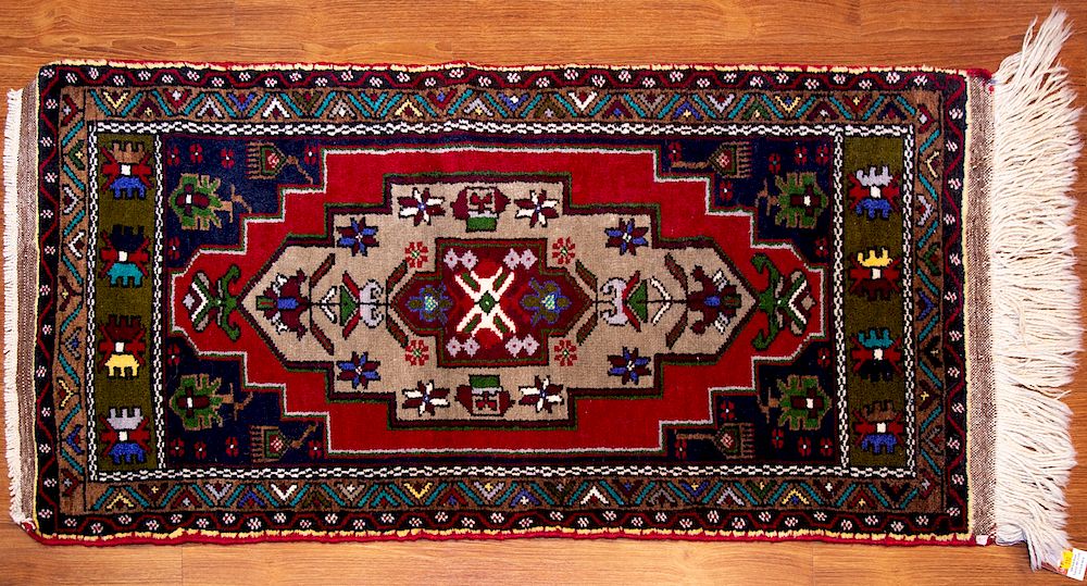 Appraisal: Turkish Yahyali Rug x hand knotted wool foundation Condition Appears