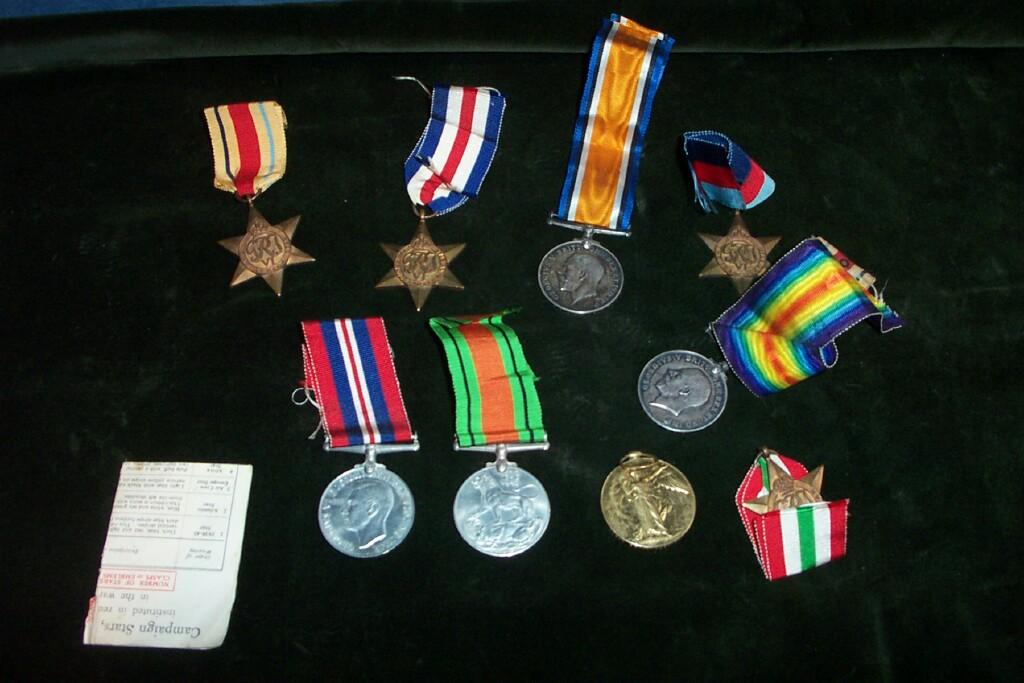 Appraisal: WWI Service medals of Gunner A Buckner CFA together with