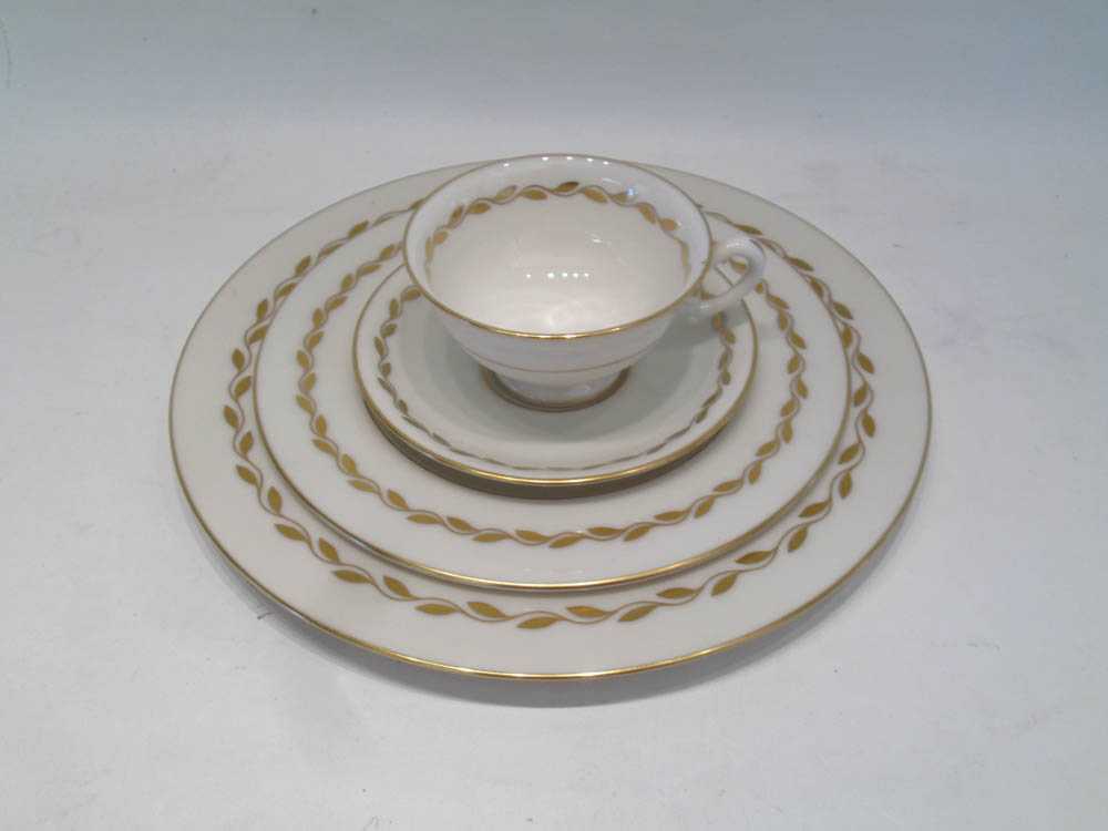 Appraisal: LENOX FINE CHINA SET fifty piece service for ten in