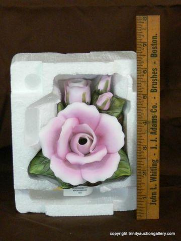 Appraisal: Beautiful Porcelain Rose Cluster Night Light - Pink roses and