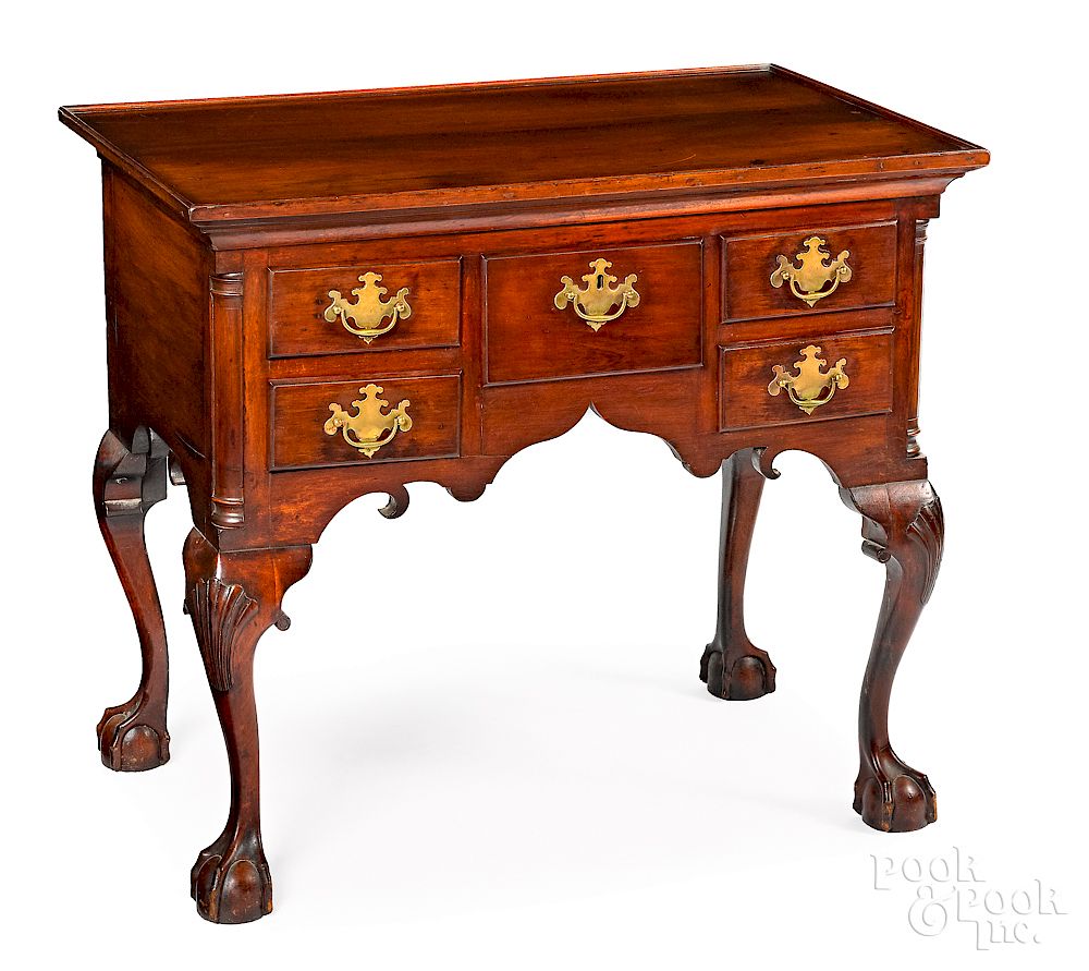 Appraisal: Connecticut Chippendale cherry dressing table Exclusive on Bidsquare Connecticut Chippendale