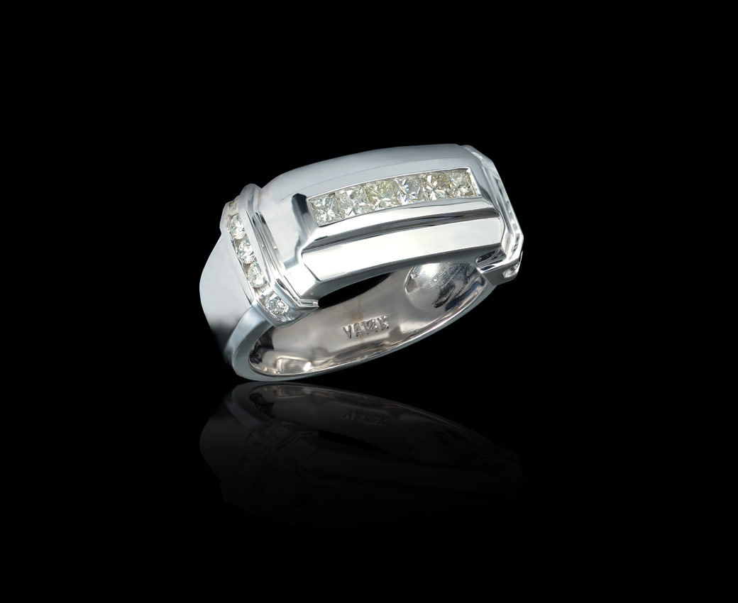 Appraisal: MEN'S DIAMOND RING k white gold ring with square brilliant