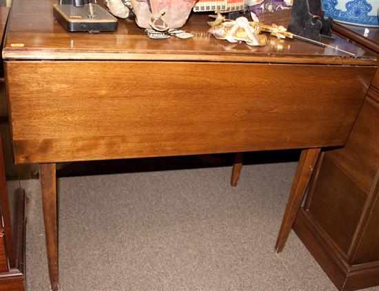 Appraisal: Classical style mahogany drop leaf table with one extension leaf