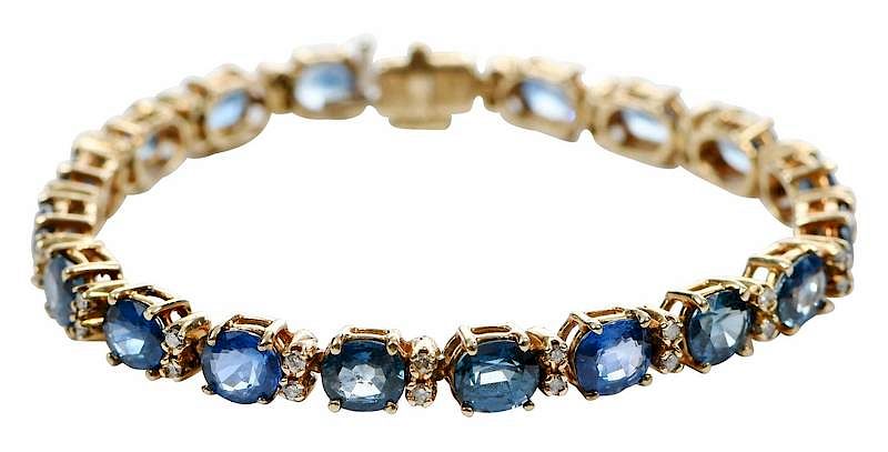 Appraisal: kt Sapphire Diamond Bracelet oval faceted sapphires estimated total weight