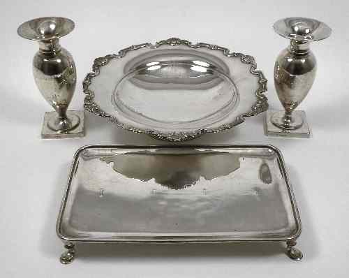 Appraisal: An Edward VIII silver circular tazza with shaped and shell