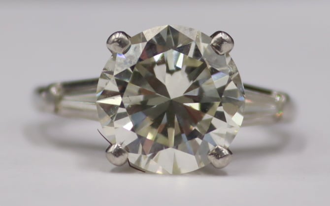 Appraisal: JEWELRY GIA CT RBC DIAMOND AND PLATINUM RING Platinum ring