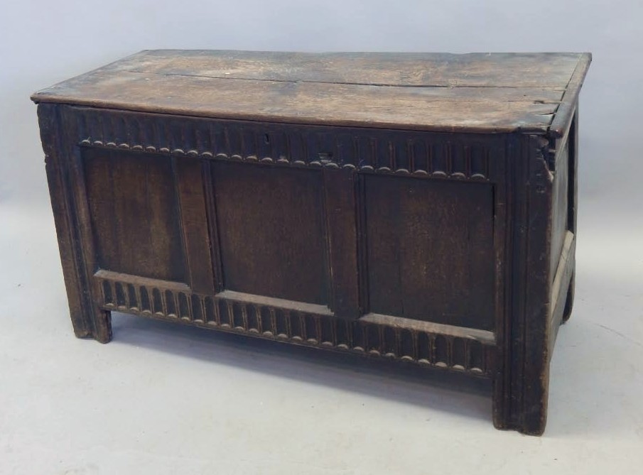 Appraisal: A late th early thC oak coffer with a panelled