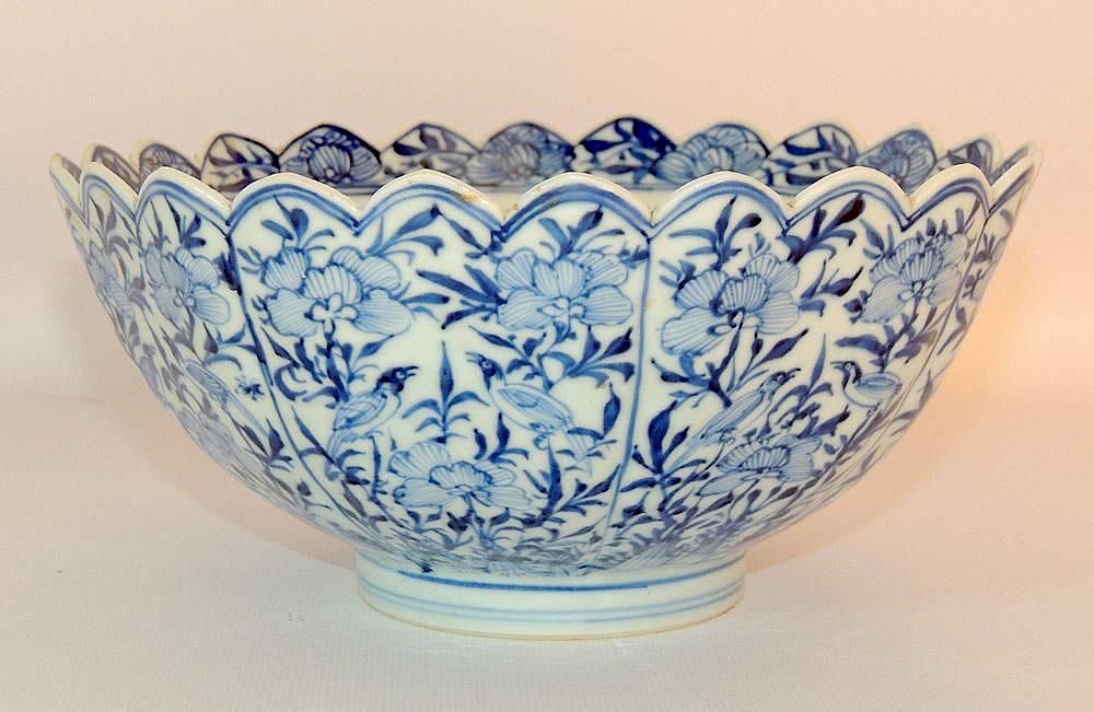 Appraisal: Chinese Porcelain Blue and White Bowl Blue and white foliate