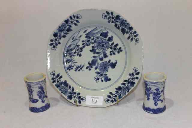 Appraisal: A CHINESE BLUE AND WHITE PORCELAIN EXPORT PLATE and a