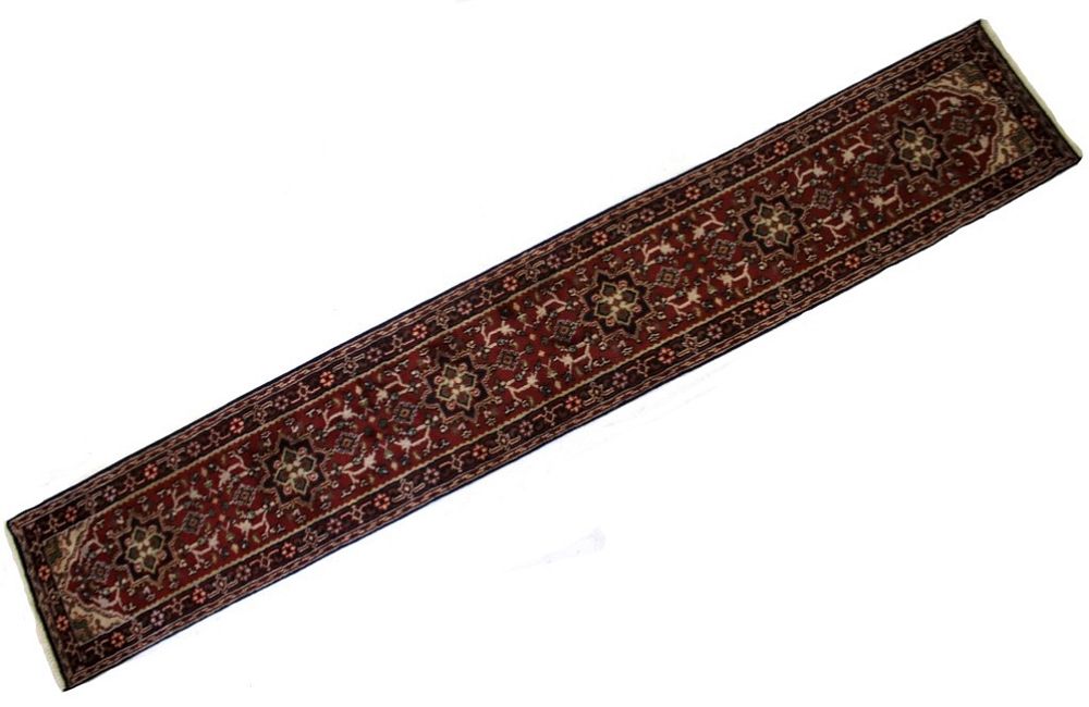 Appraisal: Heriz Serapi Persian Hand Knotted Wool Runner Included in this