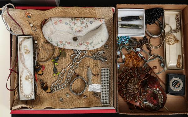 Appraisal: VINTAGE COSTUME JEWELRY AND BEADED HANDBAGItems as shown ONSITE AUCTION