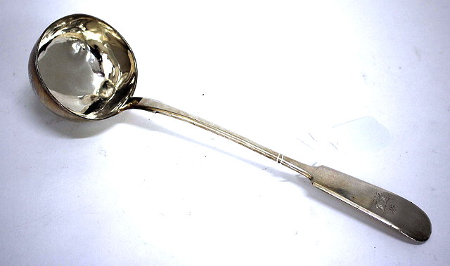 Appraisal: A LATE TH CENTURY RUSSIAN SILVER FIDDLE PATTERN SOUP LADLE