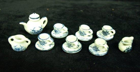 Appraisal: A doll's continental blue and white tea service of sixteen