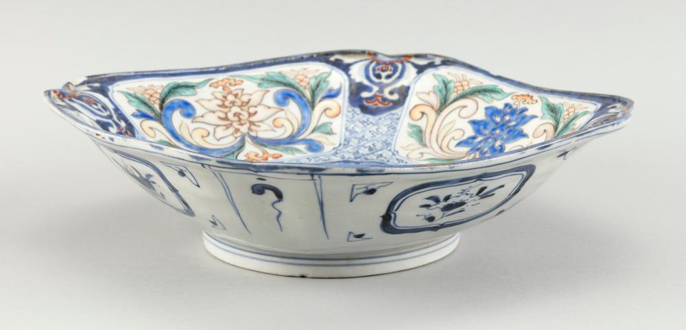 Appraisal: CHINESE DOUCAI PORCELAIN SQUARE BOWL TH CENTURY HEIGHT TOP X