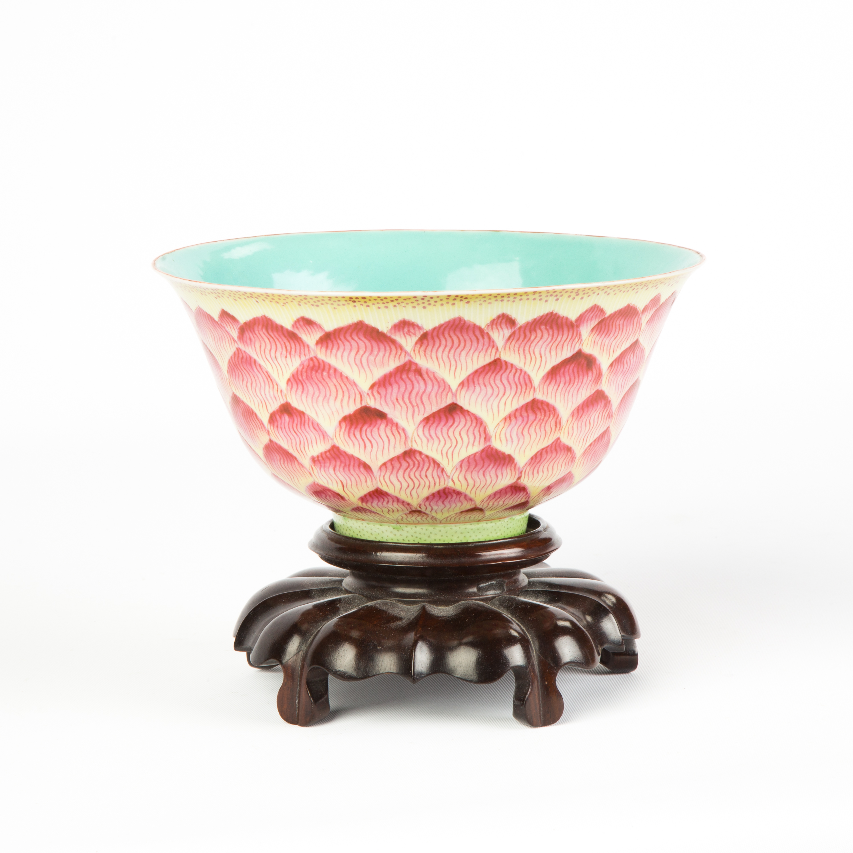 Appraisal: Chinese Porcelain Bowl with Artichoke Design With turquoise interior