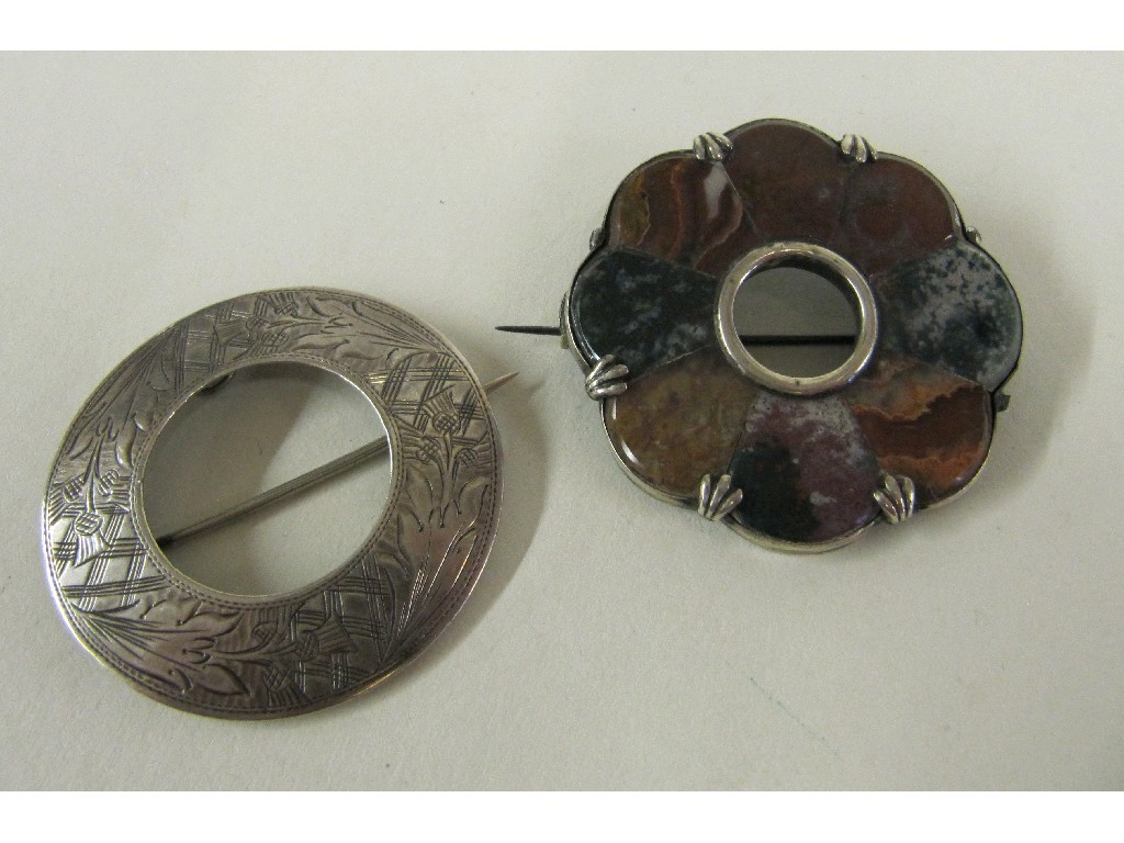 Appraisal: Scottish agate brooch of lobed circular form and a thistle