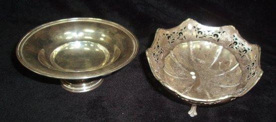 Appraisal: An oval sweetmeat dish with pierced border on four scroll