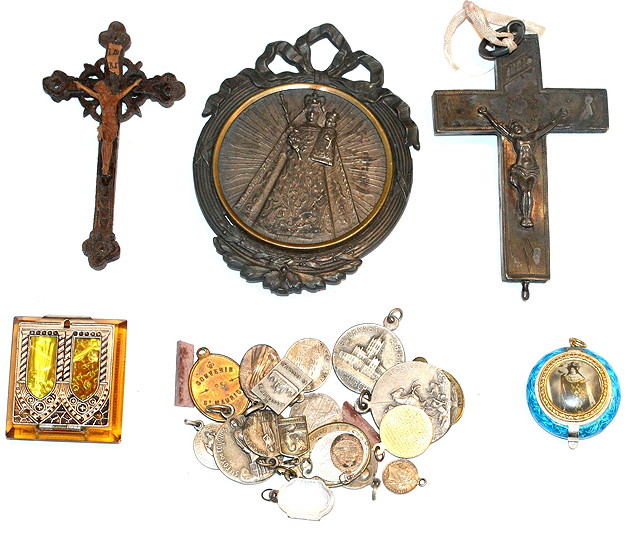 Appraisal: A COLLECTION TO INCLUDE a metal crucifix pendant medallions and