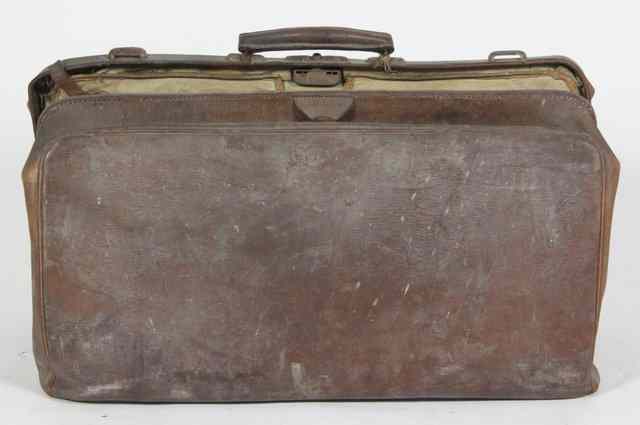 Appraisal: A Gladstone bag