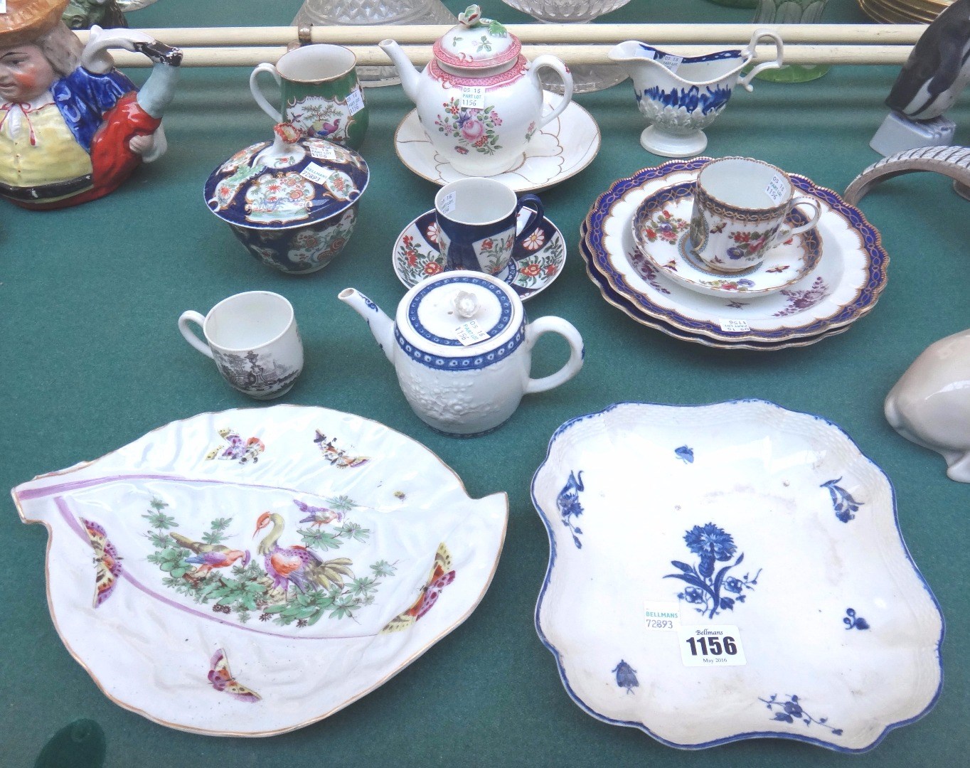 Appraisal: A quantity of Worcester porcelain th century including a leaf