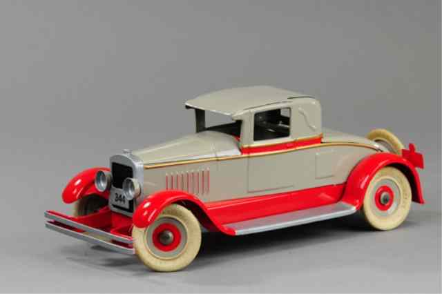 Appraisal: KINGSBURY TOWN CAR Restored model No pressed steel painted in