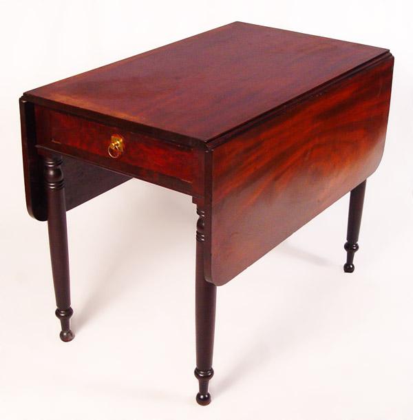 Appraisal: TH CENTURY MAHOGANY DROP LEAF TABLE With single drawer Solid