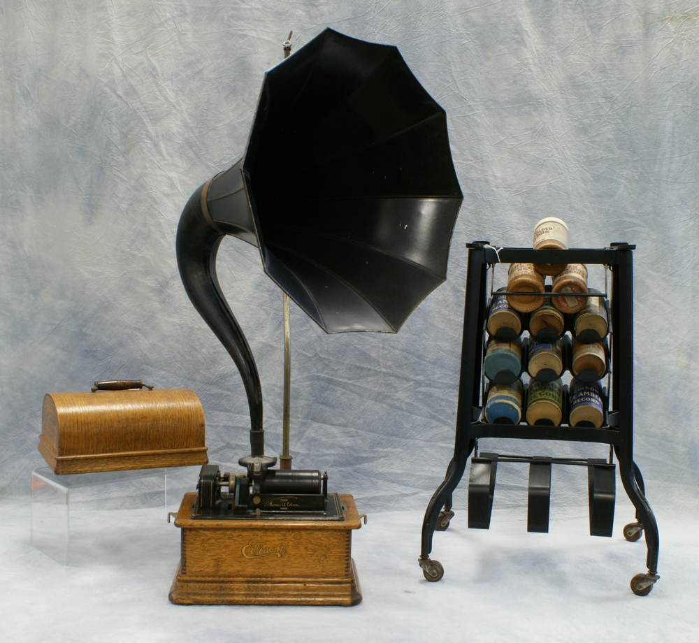 Appraisal: Edison Standard Combination cylinder phonograph with black cygnet horn no