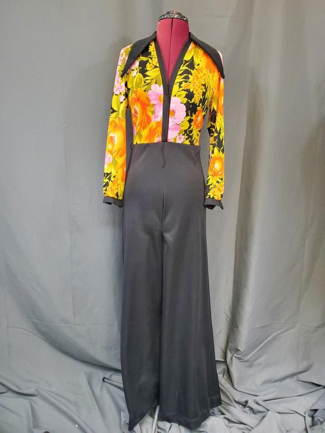 Appraisal: Vintage c s Ladies Polyester Pants Suit Bright flowers on