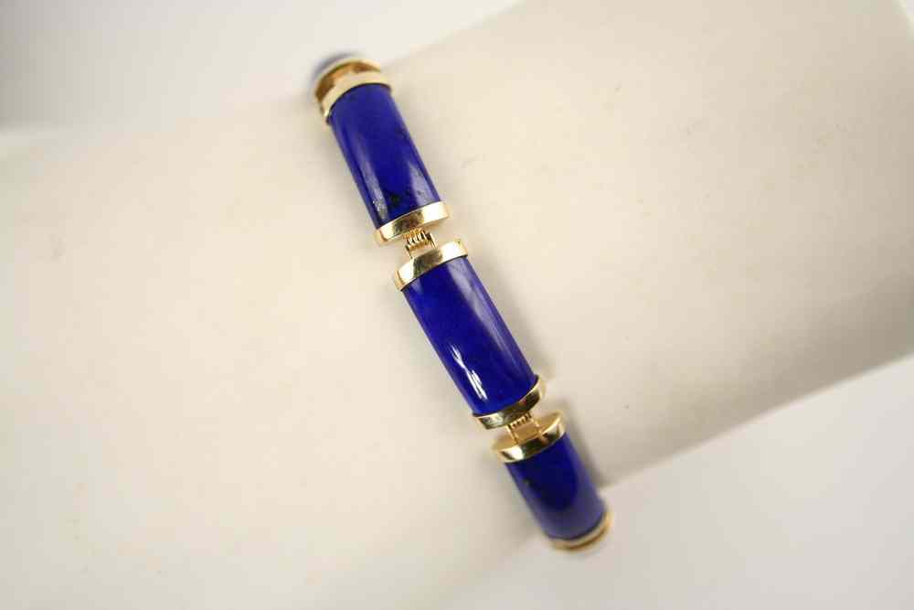 Appraisal: LADY'S BRACELET - K yellow gold and lapis bracelet composed