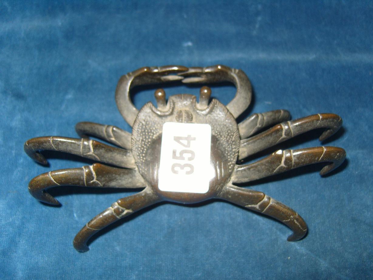 Appraisal: A Chinese bronze figure of a crab