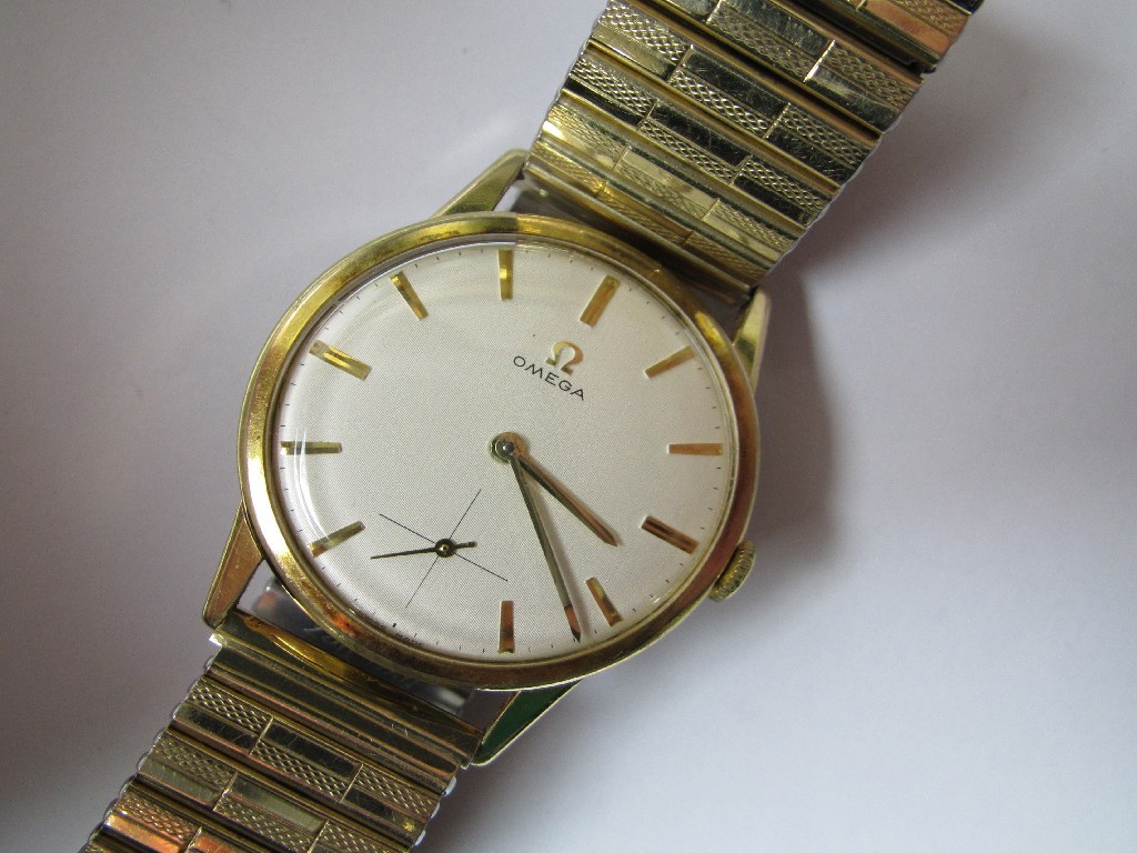 Appraisal: Gents mid th century Omega wrist watch with yellow metal